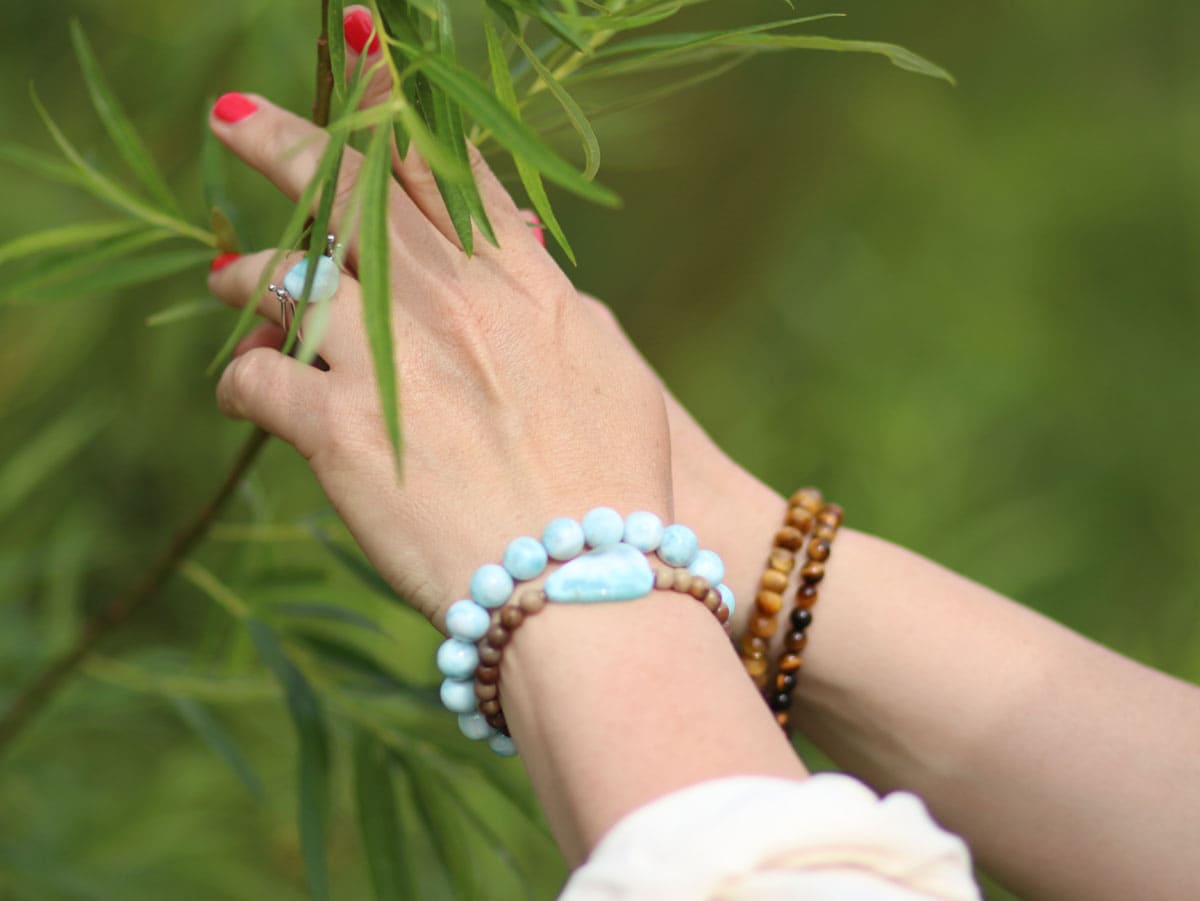 Ana Valenta Wegbegleiter Schmuck aus Edelsteine